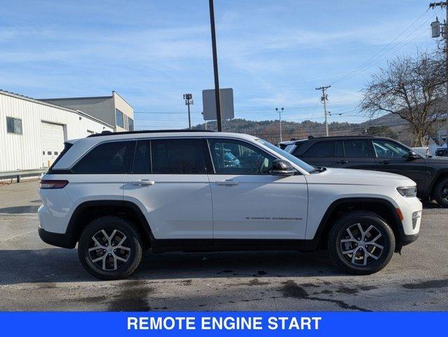 new 2025 Jeep Grand Cherokee car, priced at $45,557