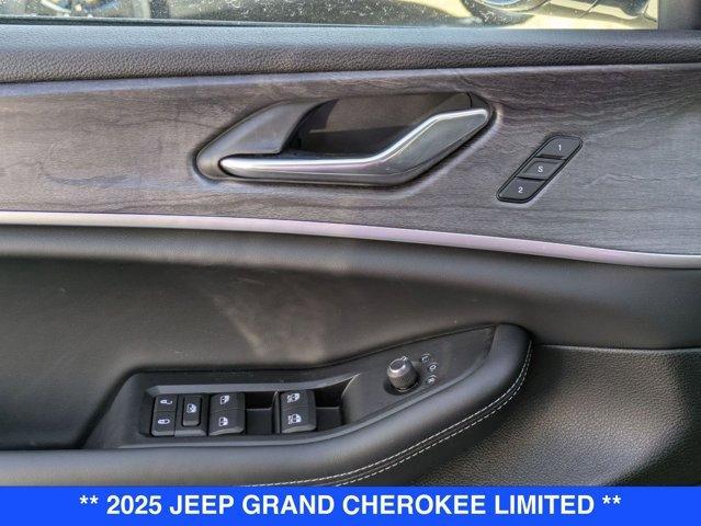 new 2025 Jeep Grand Cherokee car, priced at $45,557