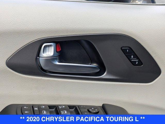 used 2020 Chrysler Pacifica car, priced at $18,217