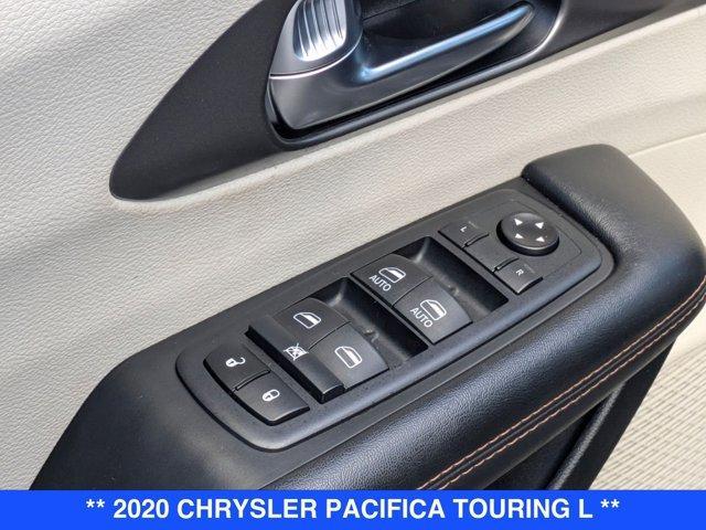 used 2020 Chrysler Pacifica car, priced at $18,217
