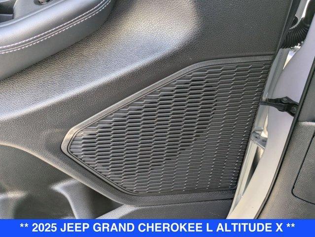 new 2025 Jeep Grand Cherokee L car, priced at $45,574