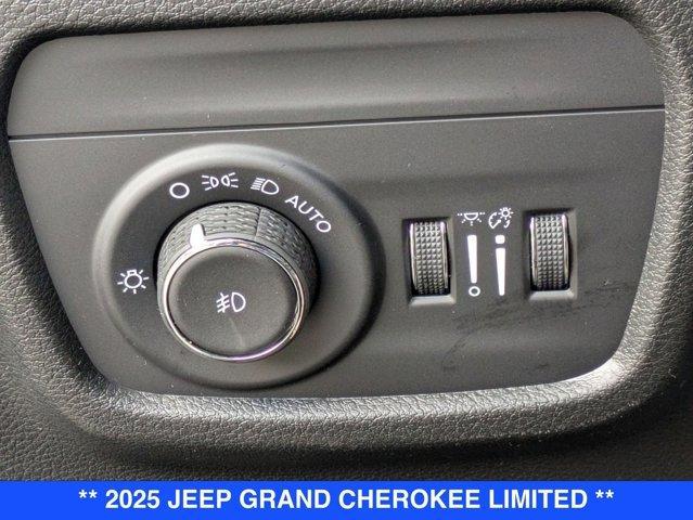 new 2025 Jeep Grand Cherokee car, priced at $52,735