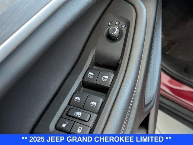 new 2025 Jeep Grand Cherokee car, priced at $45,586