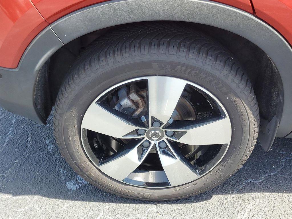 used 2019 Volvo XC40 car, priced at $18,900