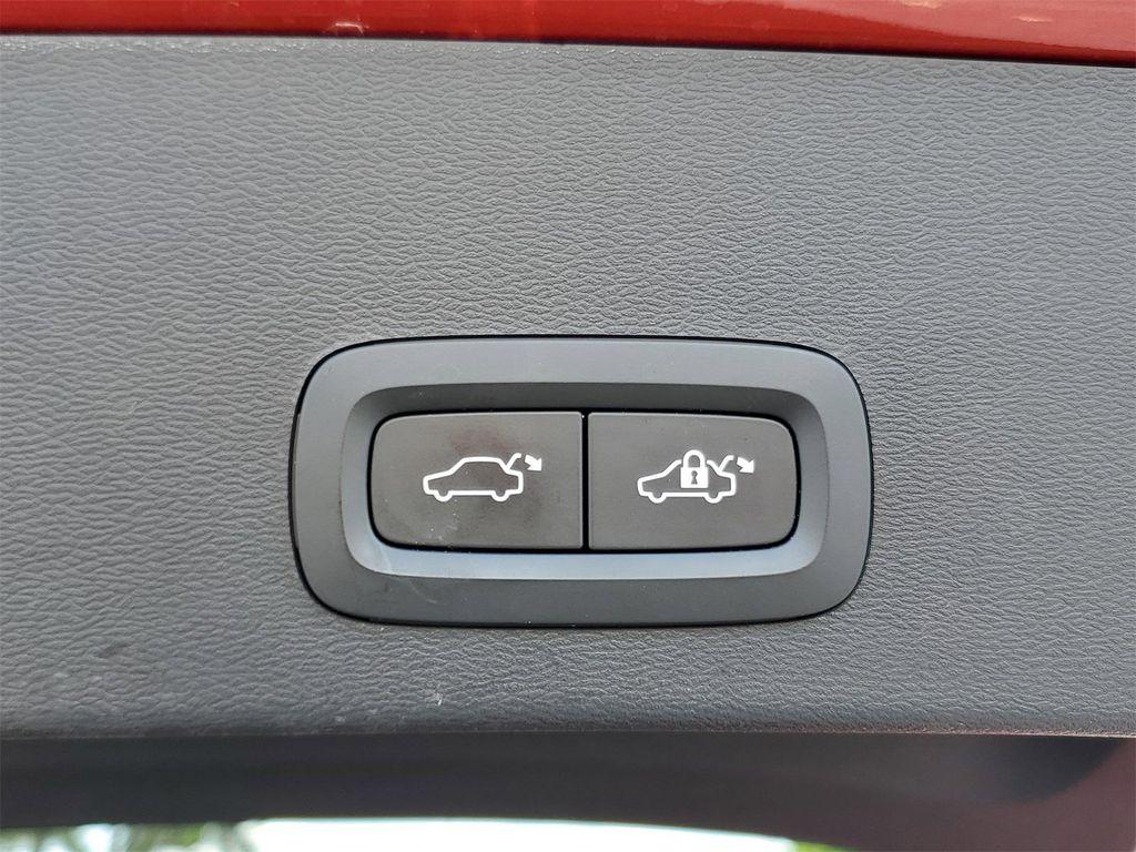 used 2019 Volvo XC40 car, priced at $18,900
