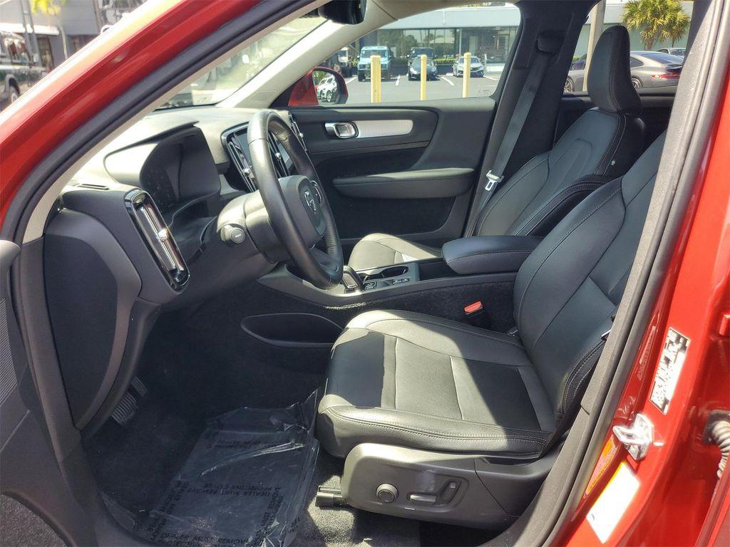 used 2019 Volvo XC40 car, priced at $18,900