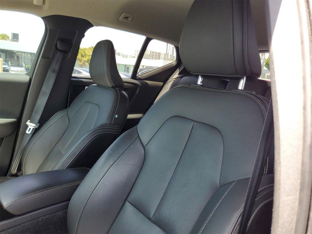 used 2019 Volvo XC40 car, priced at $18,900