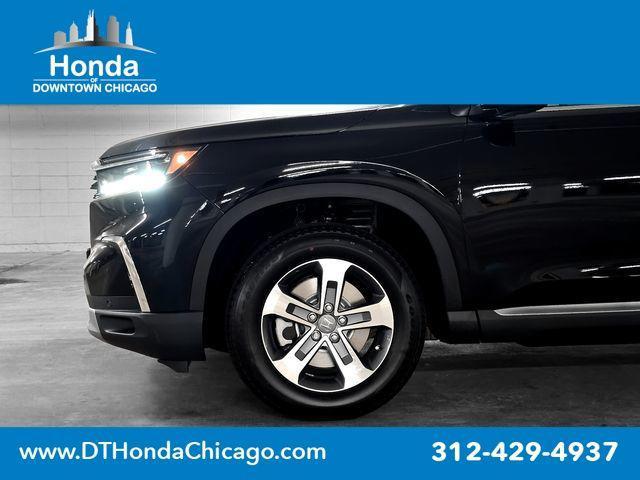 new 2025 Honda Pilot car, priced at $43,825