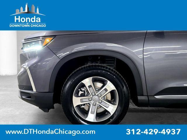 new 2025 Honda Pilot car, priced at $44,268