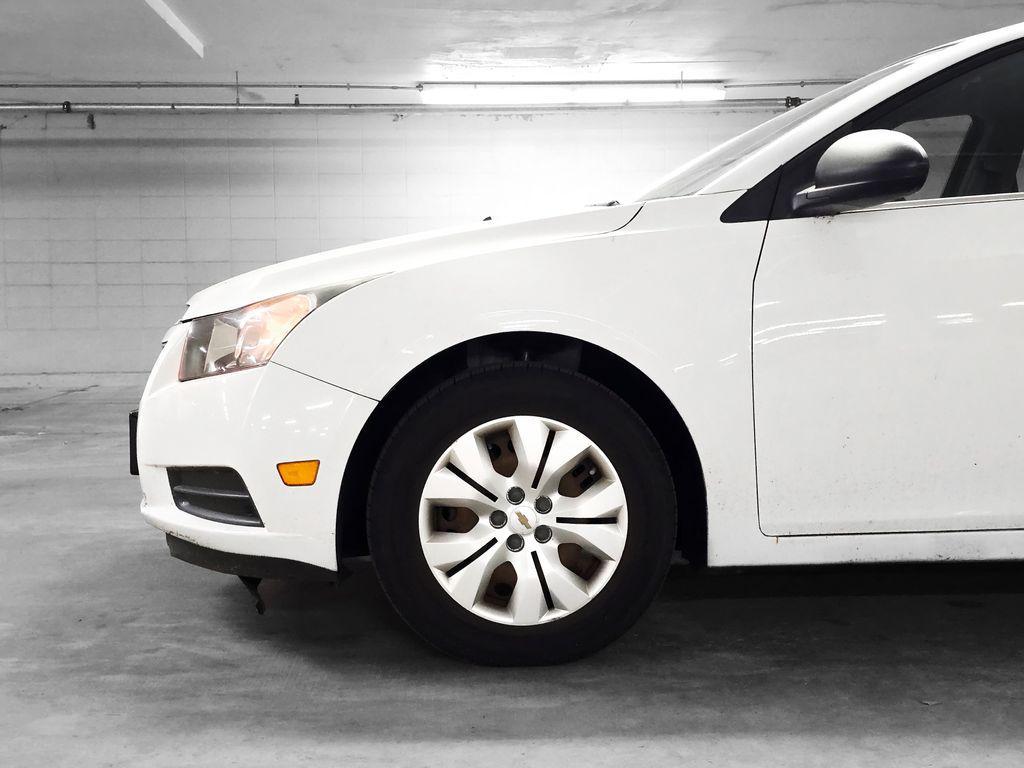 used 2012 Chevrolet Cruze car, priced at $6,000
