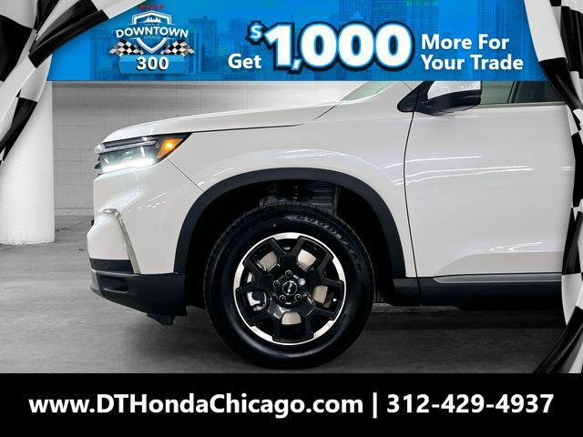 new 2025 Honda Pilot car, priced at $45,659