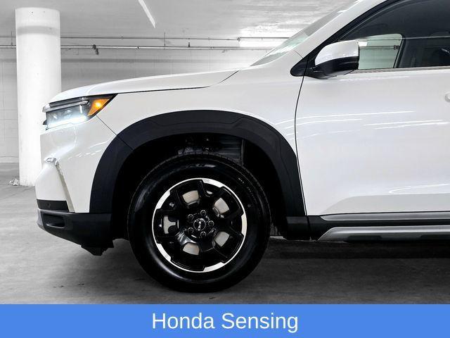 new 2025 Honda Pilot car, priced at $46,686