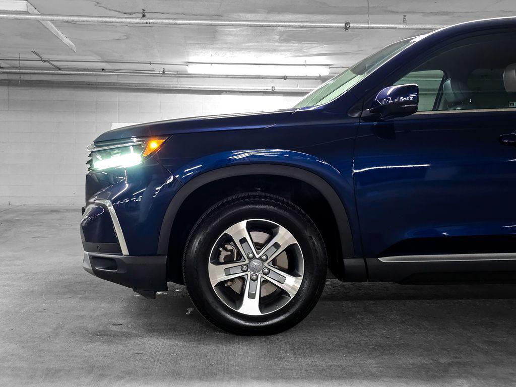 used 2024 Honda Pilot car, priced at $35,700