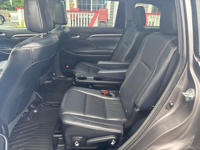 used 2015 Toyota Highlander car, priced at $16,999