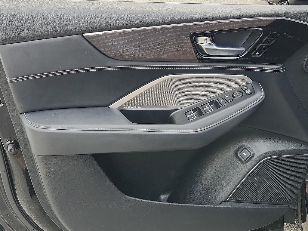used 2023 Acura MDX car, priced at $42,260