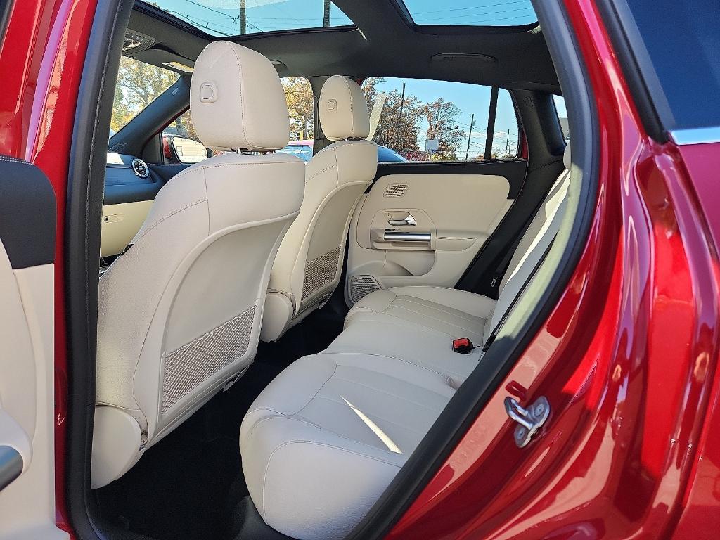 used 2025 Mercedes-Benz GLA 250 car, priced at $41,017