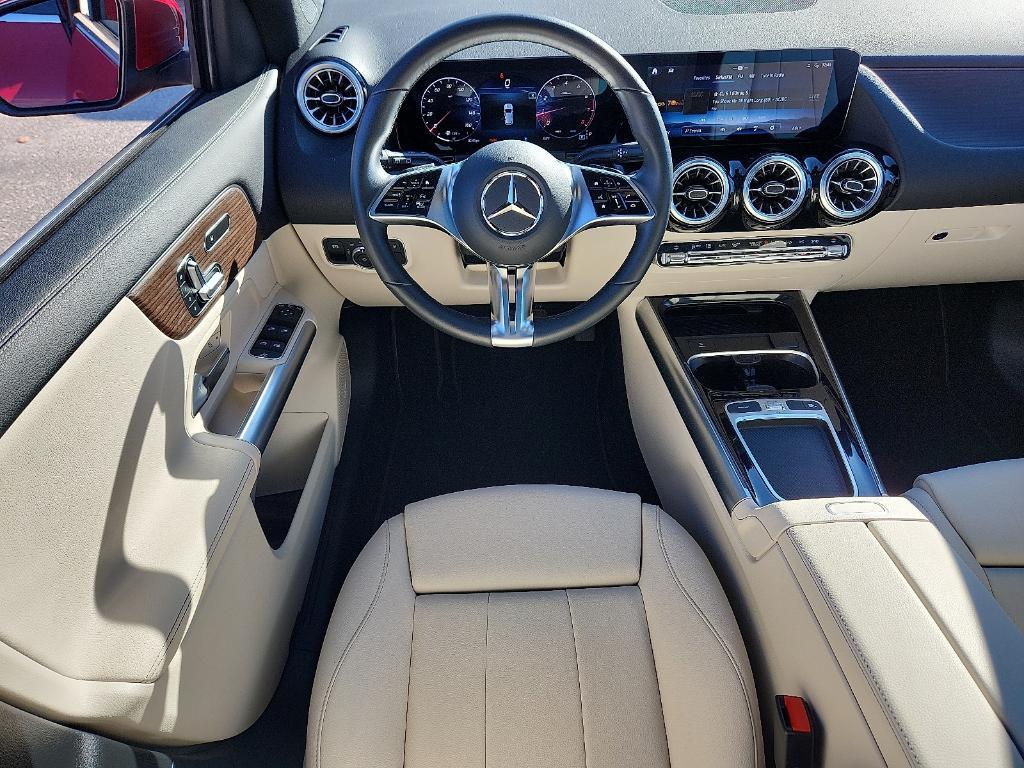 used 2025 Mercedes-Benz GLA 250 car, priced at $41,017