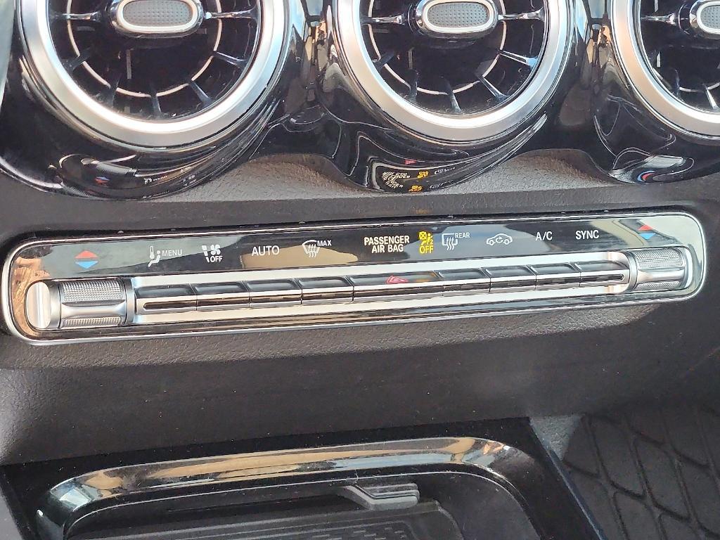 used 2021 Mercedes-Benz GLB 250 car, priced at $22,620