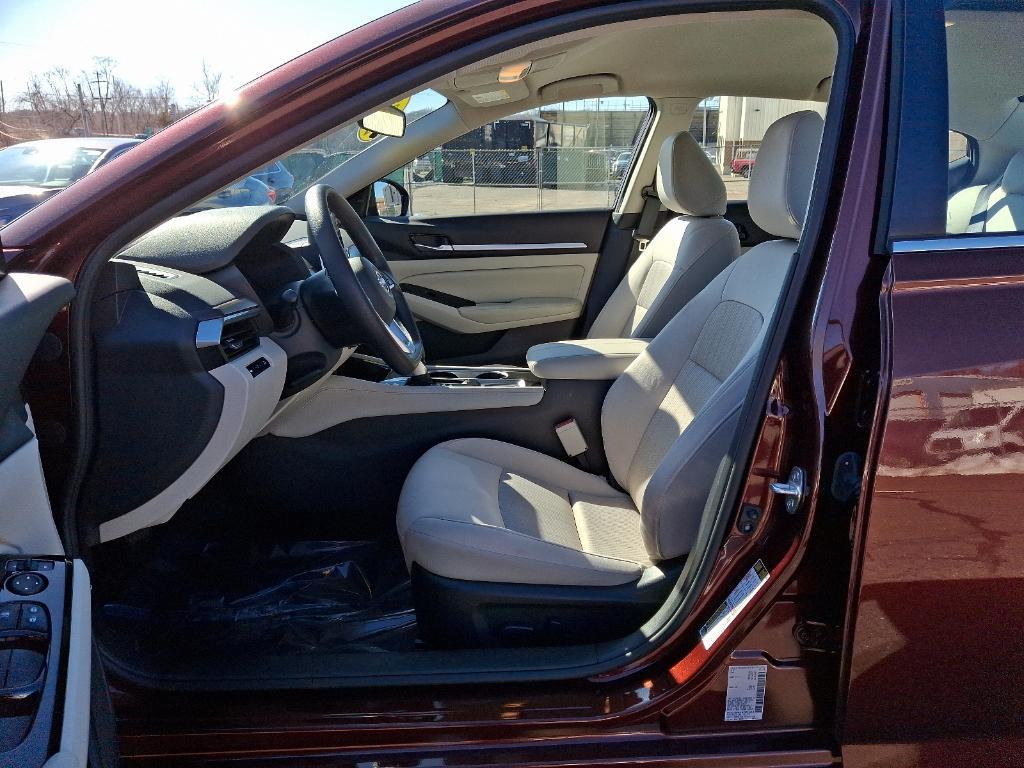 used 2023 Nissan Altima car, priced at $22,556