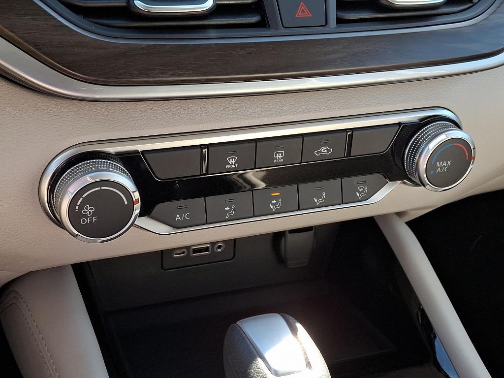 used 2023 Nissan Altima car, priced at $22,556