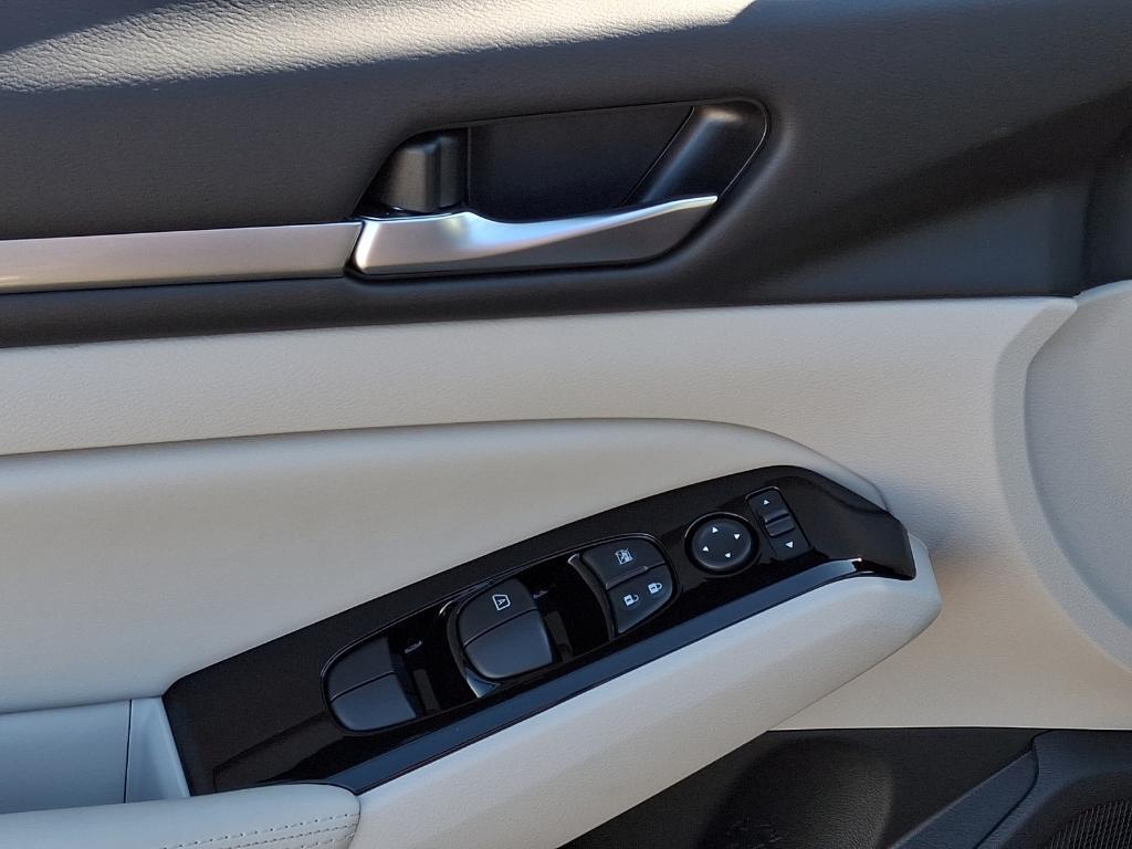 used 2023 Nissan Altima car, priced at $22,556
