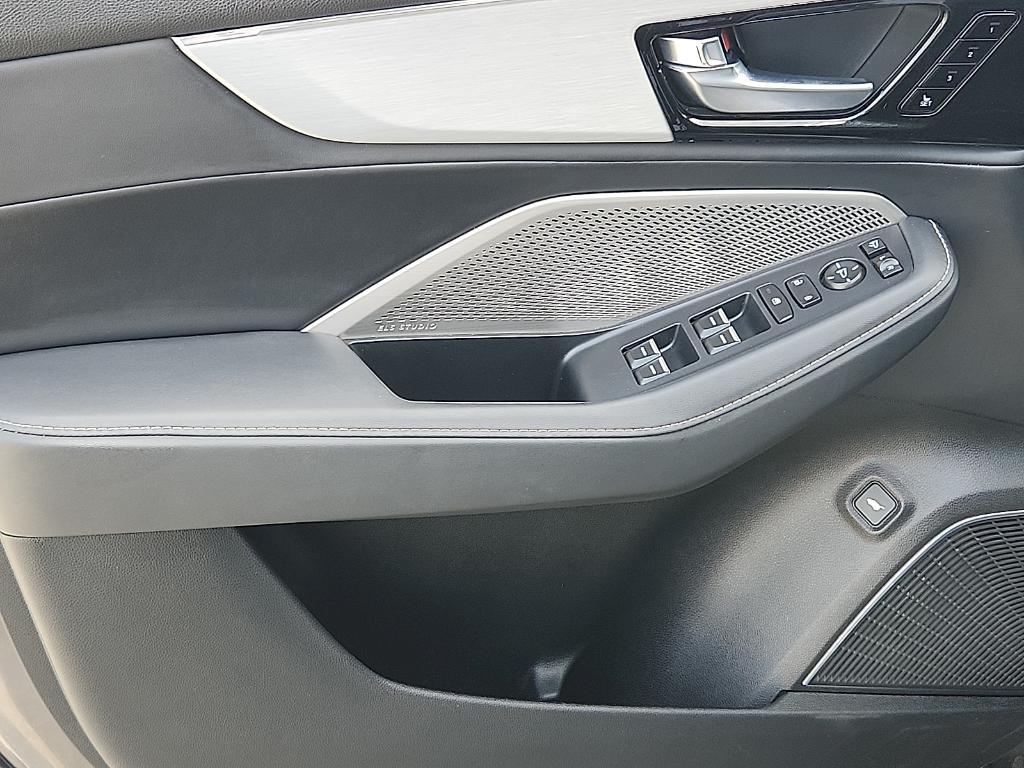 used 2023 Acura MDX car, priced at $44,150
