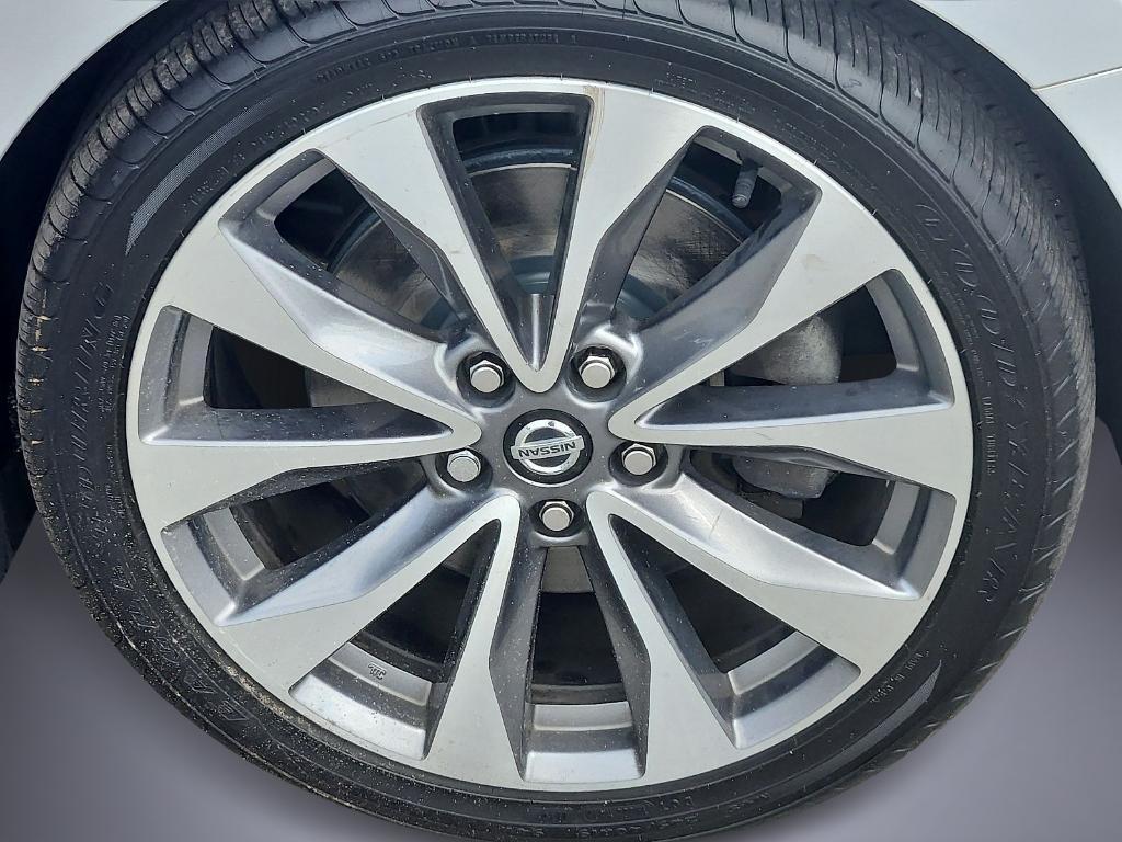 used 2020 Nissan Maxima car, priced at $25,129