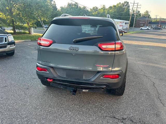 used 2015 Jeep Cherokee car, priced at $10,995