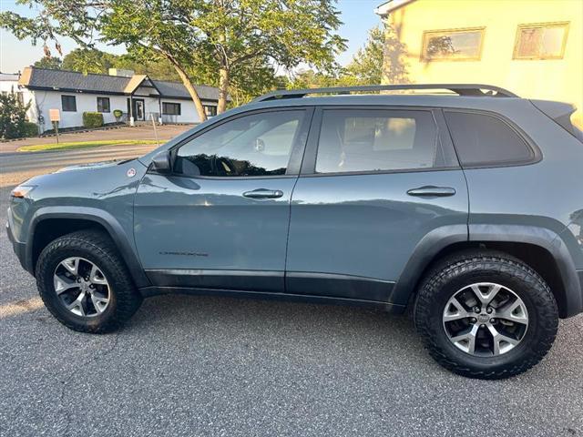 used 2015 Jeep Cherokee car, priced at $10,995