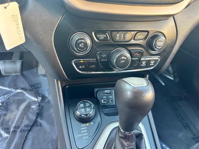 used 2015 Jeep Cherokee car, priced at $10,995