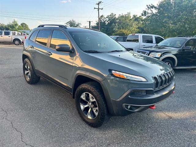 used 2015 Jeep Cherokee car, priced at $10,995