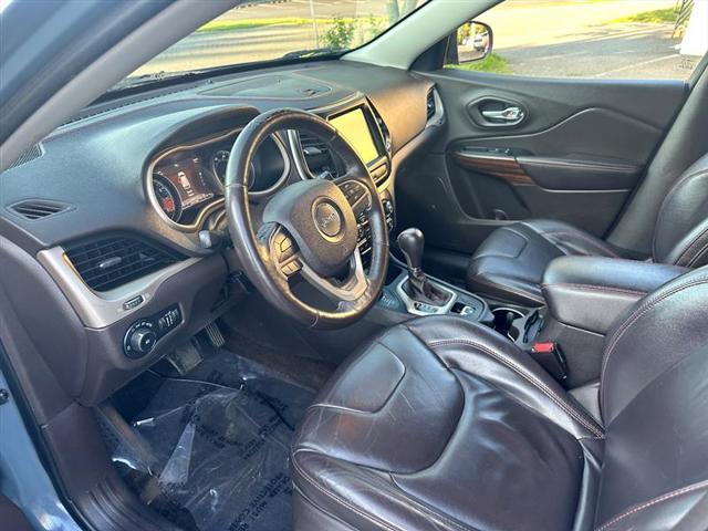 used 2015 Jeep Cherokee car, priced at $10,995