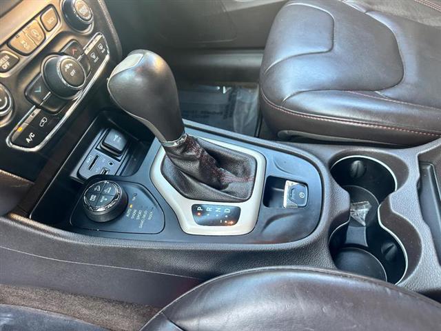 used 2015 Jeep Cherokee car, priced at $10,995