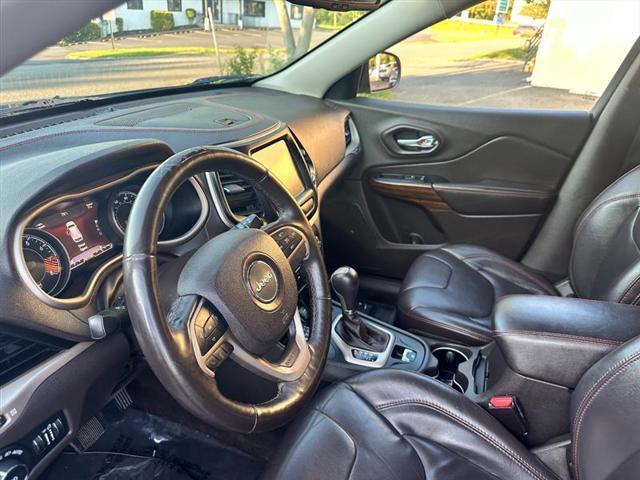 used 2015 Jeep Cherokee car, priced at $10,995