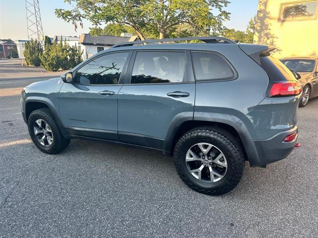 used 2015 Jeep Cherokee car, priced at $10,995