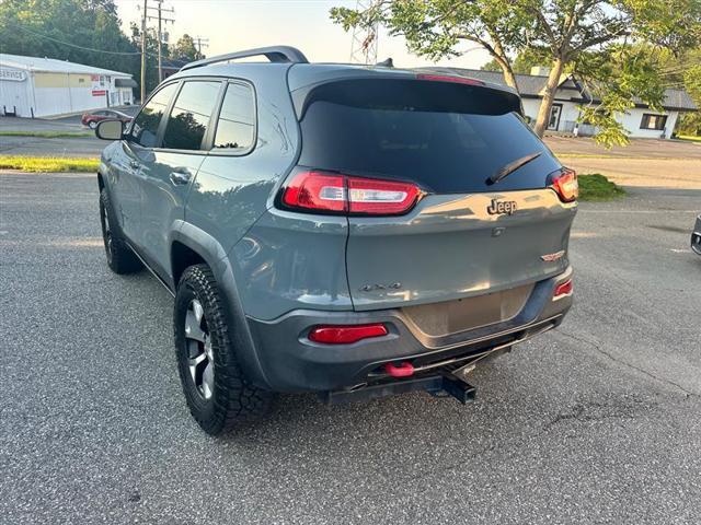 used 2015 Jeep Cherokee car, priced at $10,995