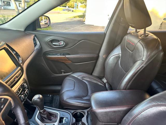 used 2015 Jeep Cherokee car, priced at $10,995