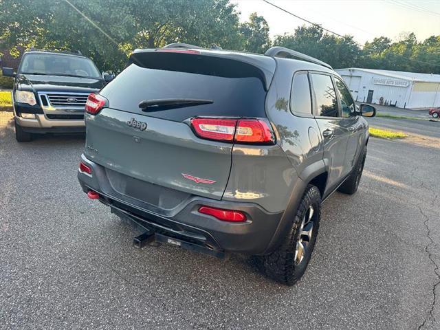 used 2015 Jeep Cherokee car, priced at $10,995
