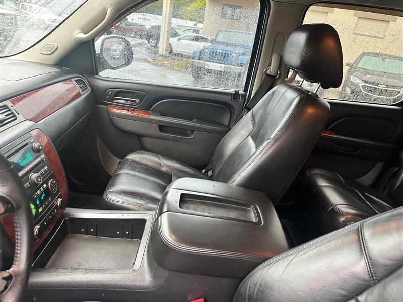 used 2014 Chevrolet Suburban car, priced at $9,995
