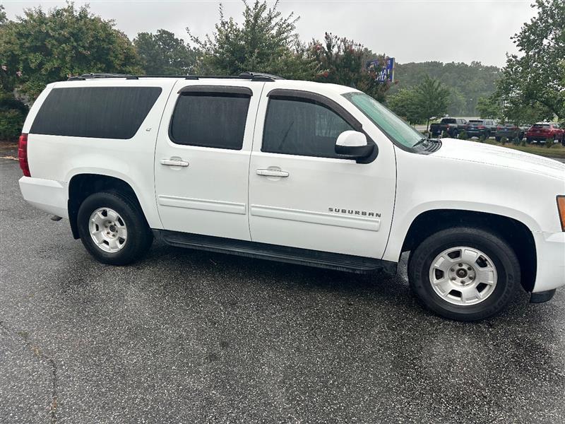 used 2014 Chevrolet Suburban car, priced at $9,995