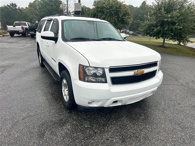 used 2014 Chevrolet Suburban car, priced at $9,995