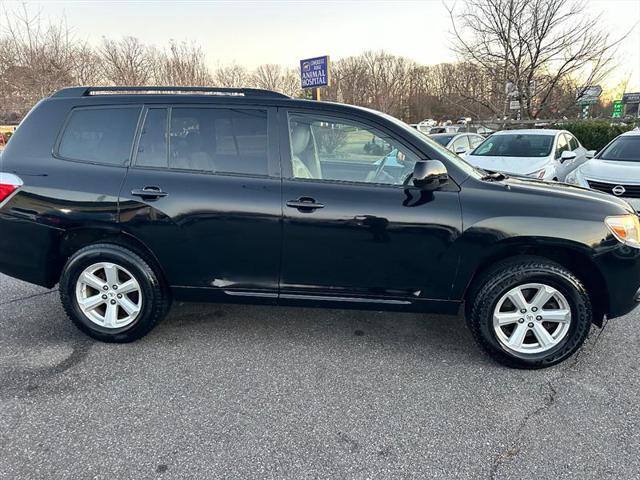 used 2010 Toyota Highlander car, priced at $8,995