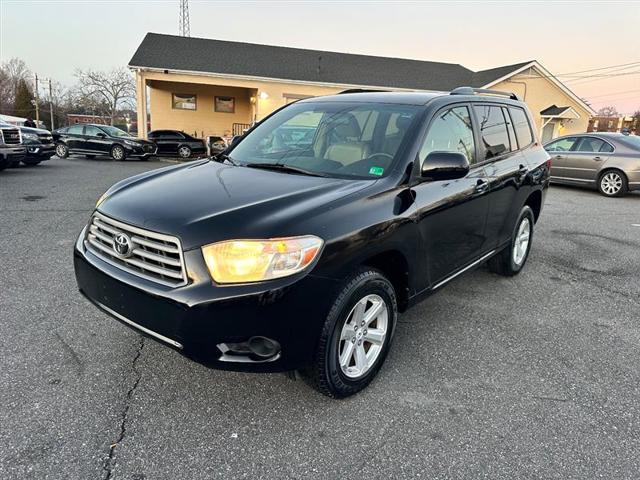 used 2010 Toyota Highlander car, priced at $8,995