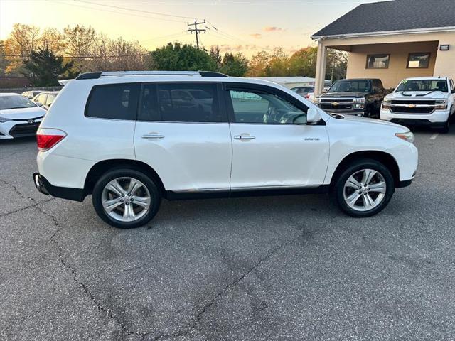 used 2013 Toyota Highlander car, priced at $12,995