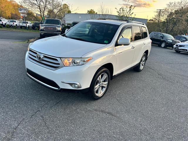 used 2013 Toyota Highlander car, priced at $12,995