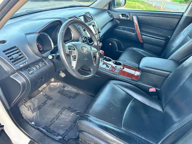 used 2013 Toyota Highlander car, priced at $12,995
