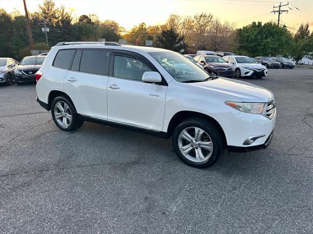 used 2013 Toyota Highlander car, priced at $12,995