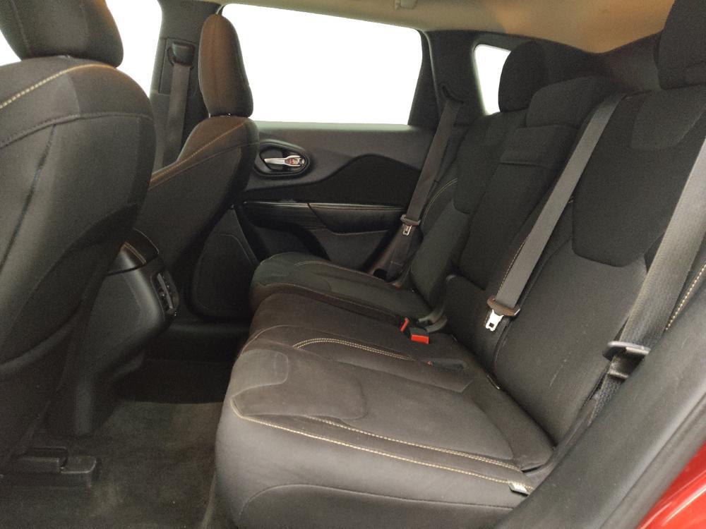 used 2015 Jeep Cherokee car, priced at $13,495