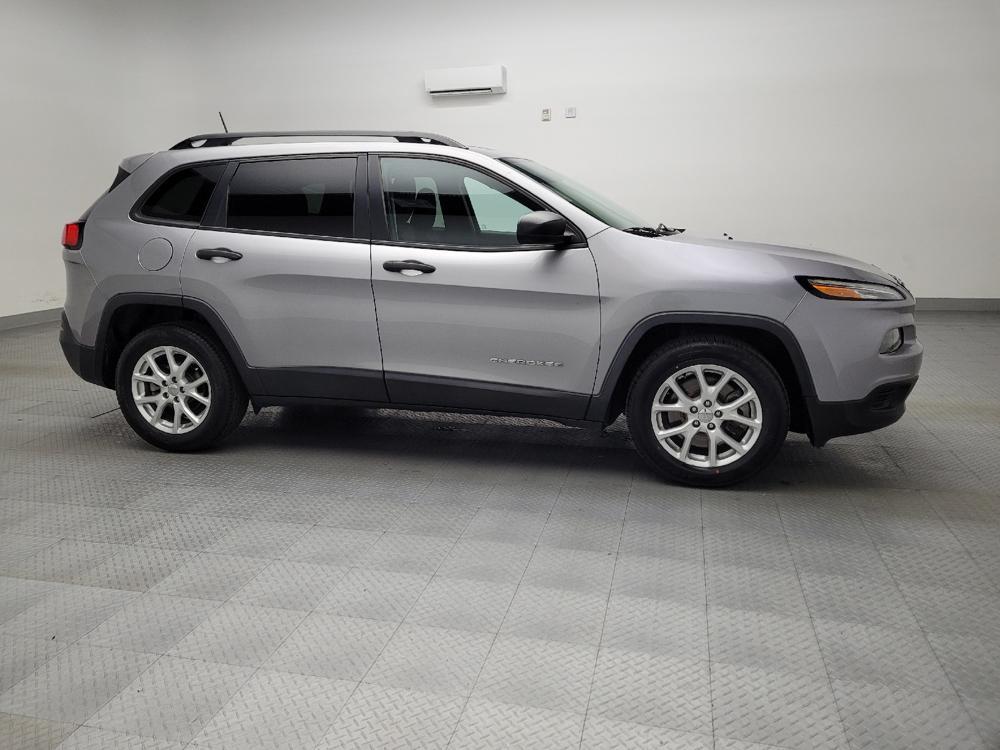 used 2016 Jeep Cherokee car, priced at $13,095