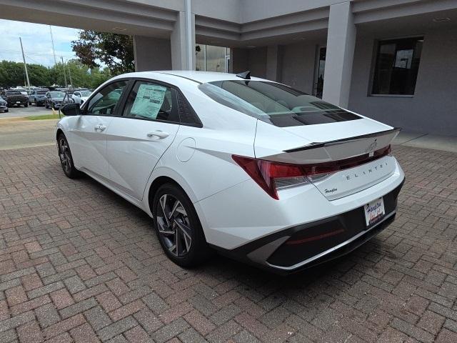new 2025 Hyundai Elantra car, priced at $25,660